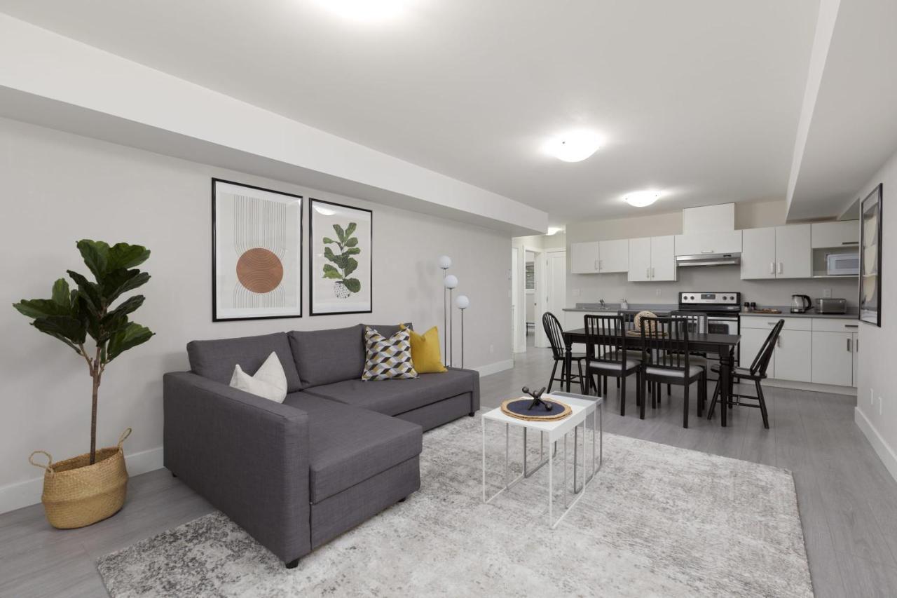 הוילה Tastefully Furnished And Newly Updated 2 Bd Central Lynn Valley נורת וונקובר מראה חיצוני תמונה