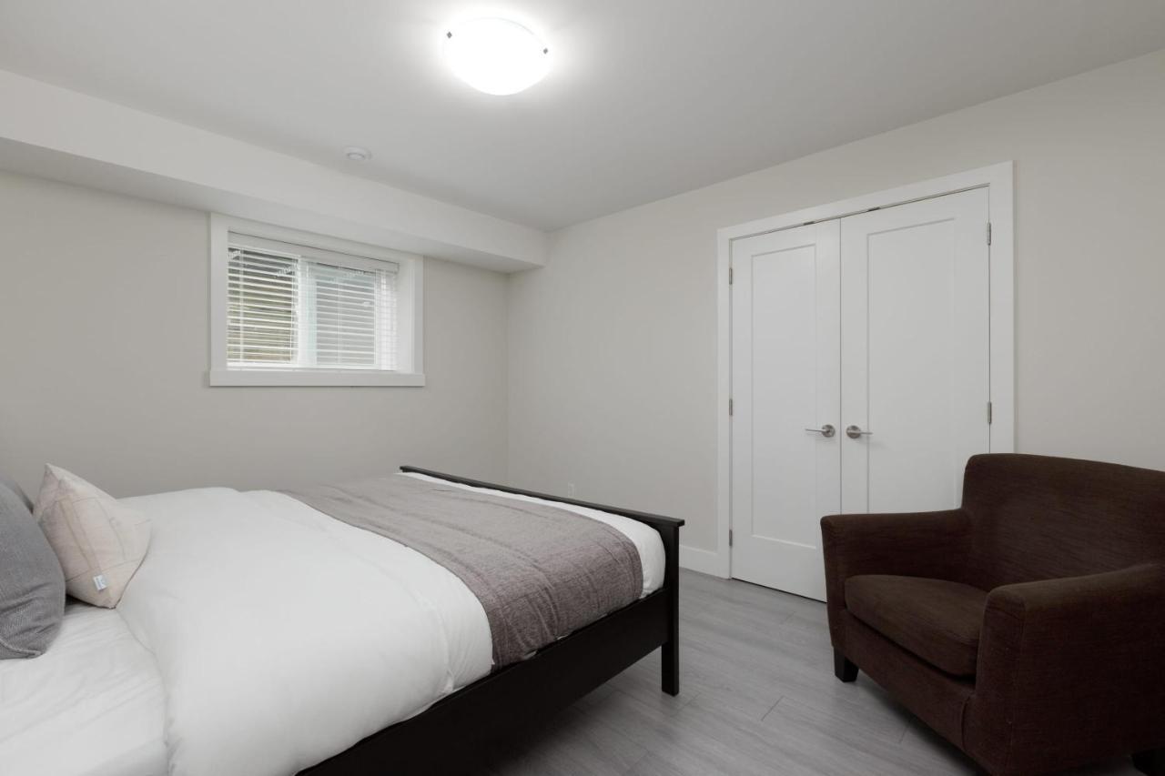 הוילה Tastefully Furnished And Newly Updated 2 Bd Central Lynn Valley נורת וונקובר מראה חיצוני תמונה