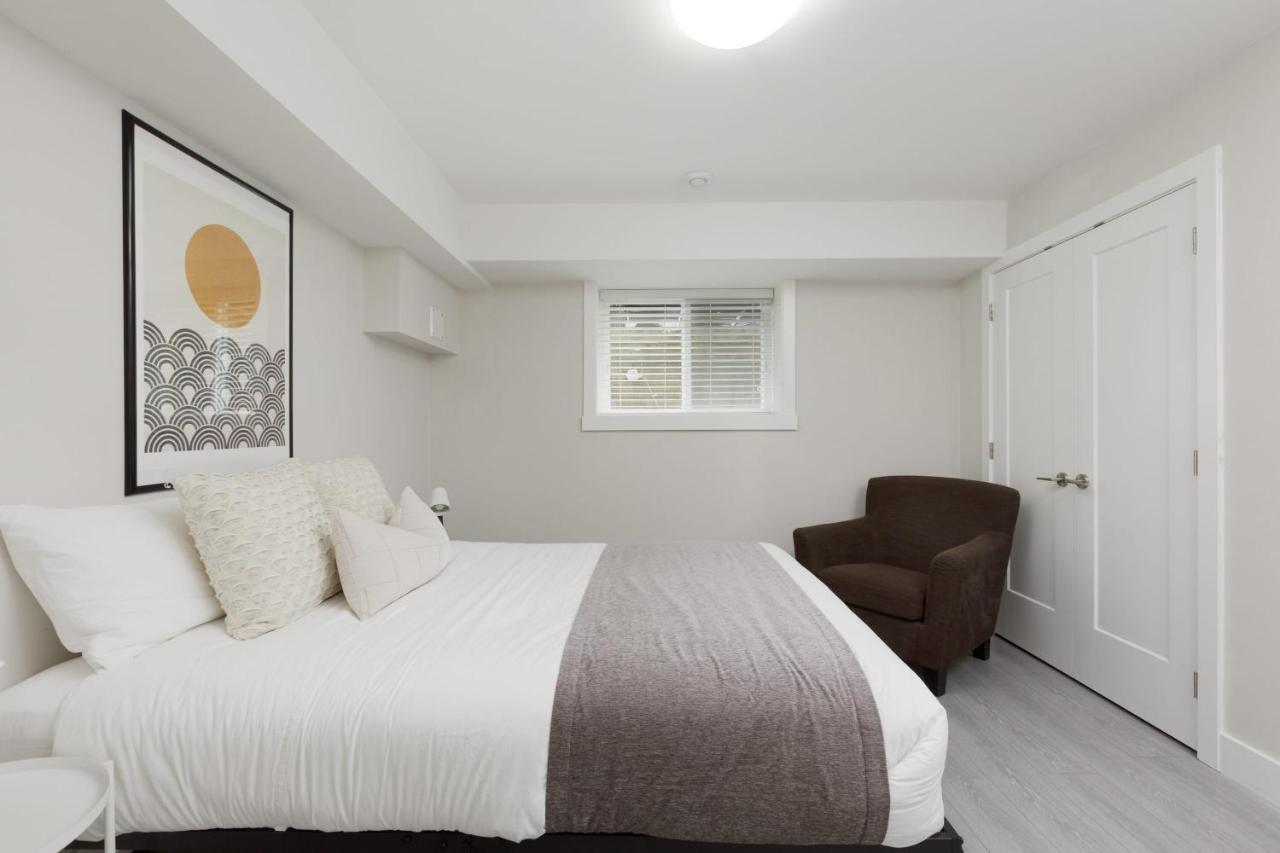 הוילה Tastefully Furnished And Newly Updated 2 Bd Central Lynn Valley נורת וונקובר מראה חיצוני תמונה