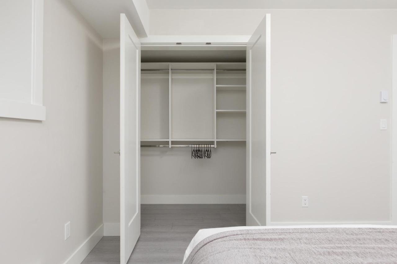 הוילה Tastefully Furnished And Newly Updated 2 Bd Central Lynn Valley נורת וונקובר מראה חיצוני תמונה