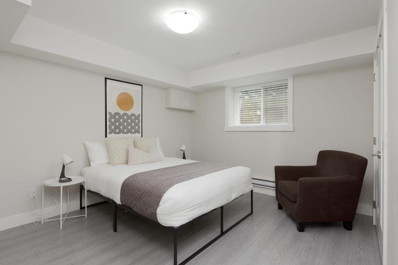 הוילה Tastefully Furnished And Newly Updated 2 Bd Central Lynn Valley נורת וונקובר מראה חיצוני תמונה