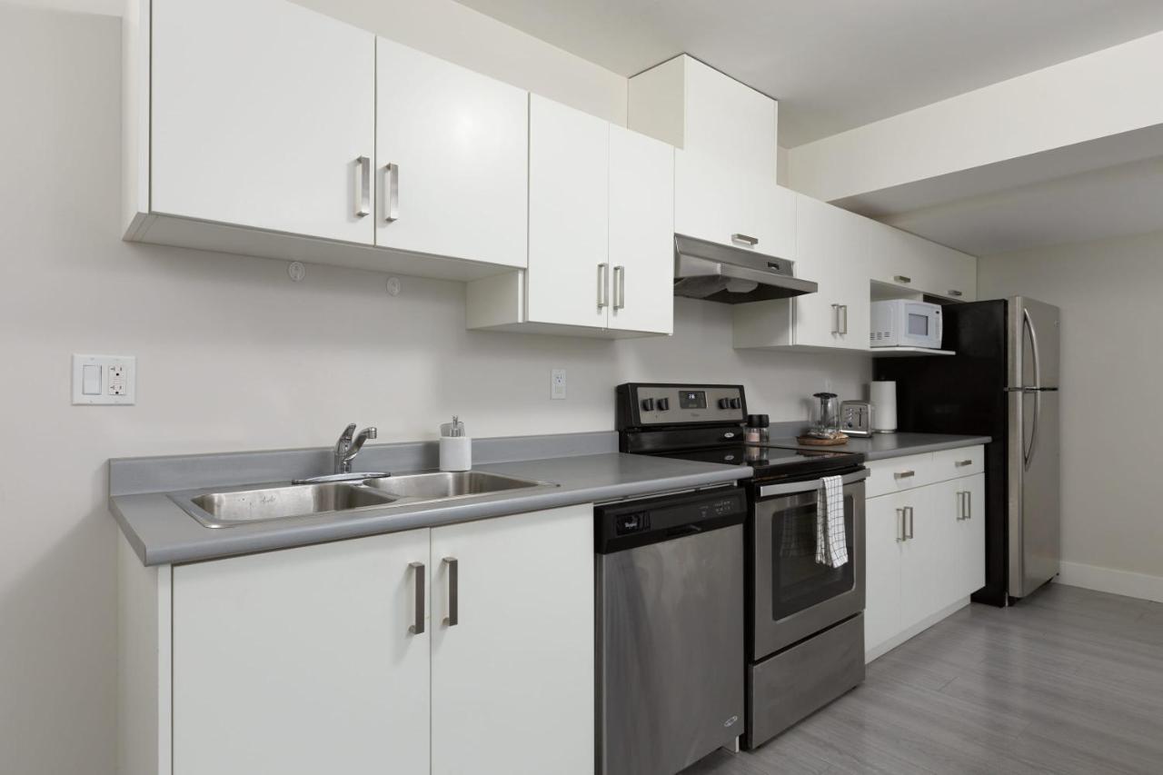 הוילה Tastefully Furnished And Newly Updated 2 Bd Central Lynn Valley נורת וונקובר מראה חיצוני תמונה