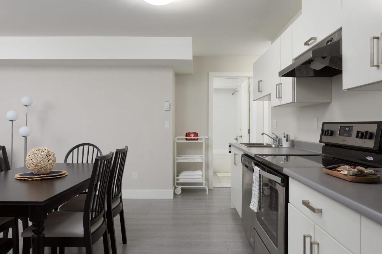 הוילה Tastefully Furnished And Newly Updated 2 Bd Central Lynn Valley נורת וונקובר מראה חיצוני תמונה