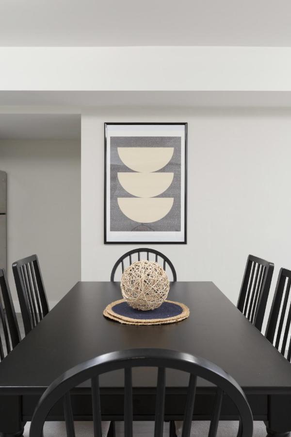 הוילה Tastefully Furnished And Newly Updated 2 Bd Central Lynn Valley נורת וונקובר מראה חיצוני תמונה